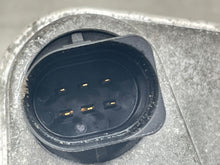 Load image into Gallery viewer, THROTTLE BODY Touareg 2004 04 2005 05 2006 06 3.2L - NW495577
