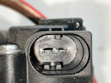 Load image into Gallery viewer, SUSPENSION AIR COMPRESSOR PUMP 535i Gt 550i Gt 740i 740il 750 09-16 - NW529459
