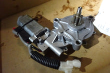 Load image into Gallery viewer, Convertible Top Motor Toyota Solara 2007 - NW50250
