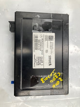 Load image into Gallery viewer, RADIO RECEIVER C250 C300 C350 C63 CL550 CL600 CL63 CL65 E350 10-13 - NW138547
