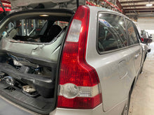 Load image into Gallery viewer, TAIL LIGHT LAMP ASSEMBLY Volvo V50 2005 05 2006 06 2007 07 Right - NW496562
