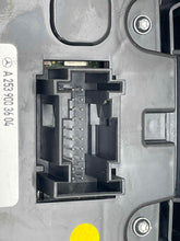 Load image into Gallery viewer, Radio  MERCEDES GL-CLASS 2020 - NW500974
