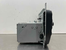 Load image into Gallery viewer, Radio   2009 - NW358290
