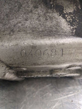 Load image into Gallery viewer, TRANSFER CASE Mercedes E320 1998 98 99 00 01 02 03 - NW501680
