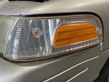 Load image into Gallery viewer, PARKLAMP Crown Victoria 1998 98 99 00 01 02 03 04 05 06 - 11 Left - NW530815
