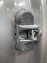 Load image into Gallery viewer, WHEEL RIM E300 E350 E400 E550 E63 11-13 18x8-1/2 - NW503387
