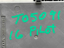 Load image into Gallery viewer, BODY CONTROL MODULE COMPUTER Honda Pilot 16 17 18 19 - NW530715
