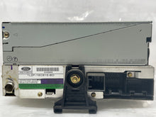 Load image into Gallery viewer, Radio  MOUNTAINEER 2002 - NW135379
