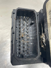 Load image into Gallery viewer, ABS PUMP Durango 2004 04 2005 05 4x4 - NW358372
