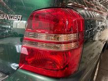 Load image into Gallery viewer, TAIL LIGHT LAMP ASSEMBLY Highlander 2001 01 2002 02 2003 03 Right - NW504027
