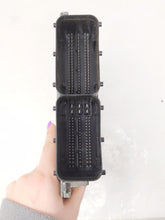 Load image into Gallery viewer, ECU ECM COMPUTER Volkswagen Passat 2015 15 - NW62898
