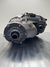 Load image into Gallery viewer, Transfer Case  SUBURBAN 1500 2017 - NW359371
