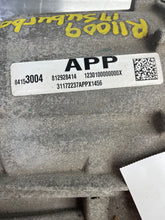 Load image into Gallery viewer, Transfer Case  SUBURBAN 1500 2017 - NW359371
