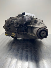Load image into Gallery viewer, Transfer Case  SUBURBAN 1500 2017 - NW359371
