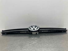 Load image into Gallery viewer, GRILLE Volkswagen Golf 2018 18 2019 19 2020 20 - NW511426
