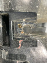 Load image into Gallery viewer, TAIL LIGHT LAMP ASSEMBLY Suburban 1500 Suburban 2500 Tahoe 04-06 Right - NW359739
