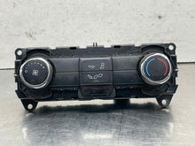 Load image into Gallery viewer, Temperature Controls Ford Explorer 2016 - NW532471
