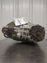 Load image into Gallery viewer, TRANSFER CASE VW TOUAREG V8 04 05 06 - NW532633
