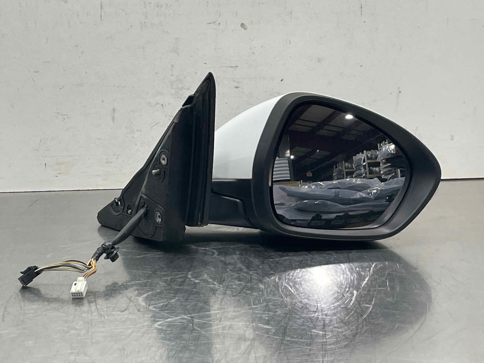 Right Front Mirror Indicator Light For Alfa Romeo Stelvio (2016+) – Black, Replaces 156121706, AA7107415