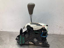 Load image into Gallery viewer, Floor Shifter Toyota Avalon 2006 - NW360296
