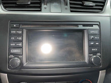 Load image into Gallery viewer, RADIO Nissan Leaf Sentra Versa 2015 15 2016 16 - NW535460
