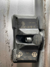 Load image into Gallery viewer, WHEEL Audi A8 A4 S6 2003 03 2004 04 2005 05 18x8 9 Spoke - NW362139
