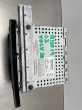 Load image into Gallery viewer, RADIO Volvo S60 V70 2001 01 2002 02 2003 03 04 05 AM/FM - NW360734
