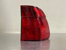 Load image into Gallery viewer, OUTER TAIL LIGHT LAMP BMW 528i 540i 1999 99 2000 00 Right - NW180458
