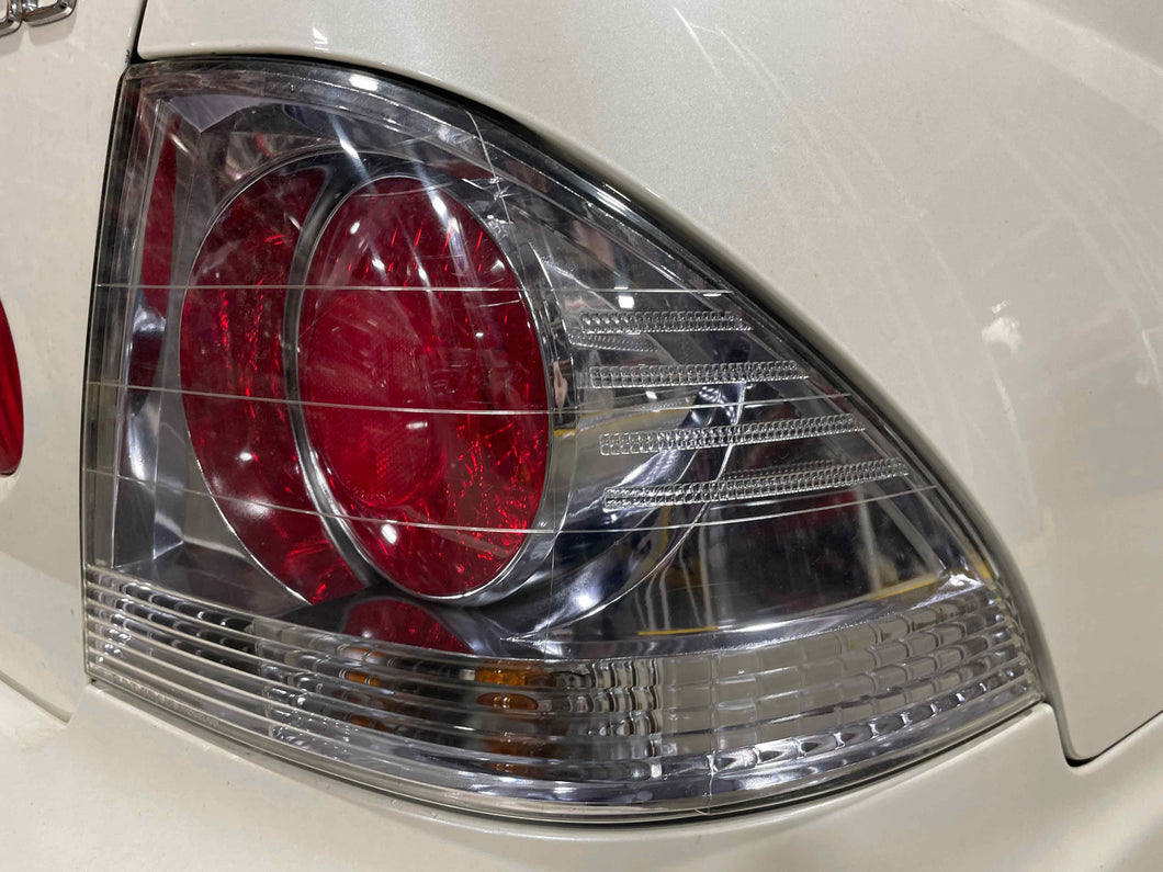 OUTER TAIL LIGHT LAMP Lexus IS300 2001 01 2002 02 2003 03 Right - NW534848