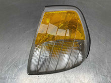 Load image into Gallery viewer, TURN SIGNAL LIGHT LAMP C220 C230 C250D C280 C36 C43 94-00 Fender Mounted Right - NW556728
