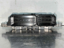 Load image into Gallery viewer, ECU ECM COMPUTER Volvo C30 V40 V70 2006 06 2007 07 08 - NW552936
