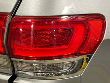 Load image into Gallery viewer, OUTER TAIL LIGHT LAMP Jeep Grand Cherokee 15 16 17 18 19 20 Right - NW555825
