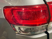 Load image into Gallery viewer, Tail Lamp Light  GRAND CHEROKEE 2017 - NW552212
