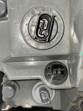 Load image into Gallery viewer, Tail Lamp Light  GRAND CHEROKEE 2017 - NW552212
