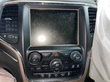 Load image into Gallery viewer, Radio  GRAND CHEROKEE 2017 - NW557277
