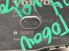 Load image into Gallery viewer, THROTTLE BODY S60 V70 S80 XC90 2001 01 02 03 04 05 06 - NW533384

