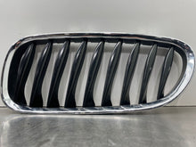 Load image into Gallery viewer, GRILLE BMW Z4 03 04 05 06 07 08 Left - NW364399
