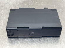 Load image into Gallery viewer, CD CHANGER C240 C320 C230 2001 01 2002 02 03 04 05 06 - NW364642

