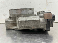 Load image into Gallery viewer, THROTTLE BODY Escaldes Silverado Tahoe Hummer Sierra 2500 Pickup 2009 09 10 11 - NW564146
