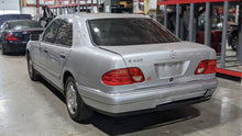 Load image into Gallery viewer, CARRIER ASSEMBLY Mercedes E420 E430 1997 97 98 99 Rear - NW364087
