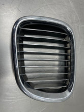 Load image into Gallery viewer, GRILLE BMW Z3 1996 96 1997 97 1998 98 1999 99 00 01 02 Left - NW364397
