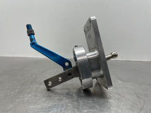 Load image into Gallery viewer, Floor Shifter Ford Mustang 2000 - NW565862
