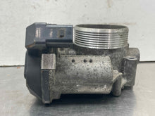 Load image into Gallery viewer, THROTTLE BODY 550i 550i Gt 650i 750 HYBRID 750i 750il Active 7 08-15 - NW576892
