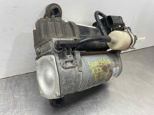 Load image into Gallery viewer, SUSPENSION AIR COMPRESSOR PUMP Vanden Pl XJ XJ8 XJ8L XJL XJR 04-09 - NW537236
