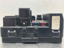 Load image into Gallery viewer, FUSE BOX Altima 2002 02 2003 03 2004 04 2005 05 2006 06 - NW537367
