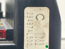 Load image into Gallery viewer, FUSE BOX Altima 2002 02 2003 03 2004 04 2005 05 2006 06 - NW537367
