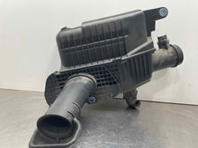 Load image into Gallery viewer, AIR CLEANER BOX Boxster Boxster S 98 99 00 01 02 03 04 - NW380180
