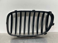 Load image into Gallery viewer, Grille  BMW 740I 2015 - NW365598
