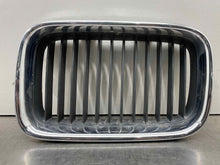 Load image into Gallery viewer, Grille  BMW 325I 1995 - NW98063

