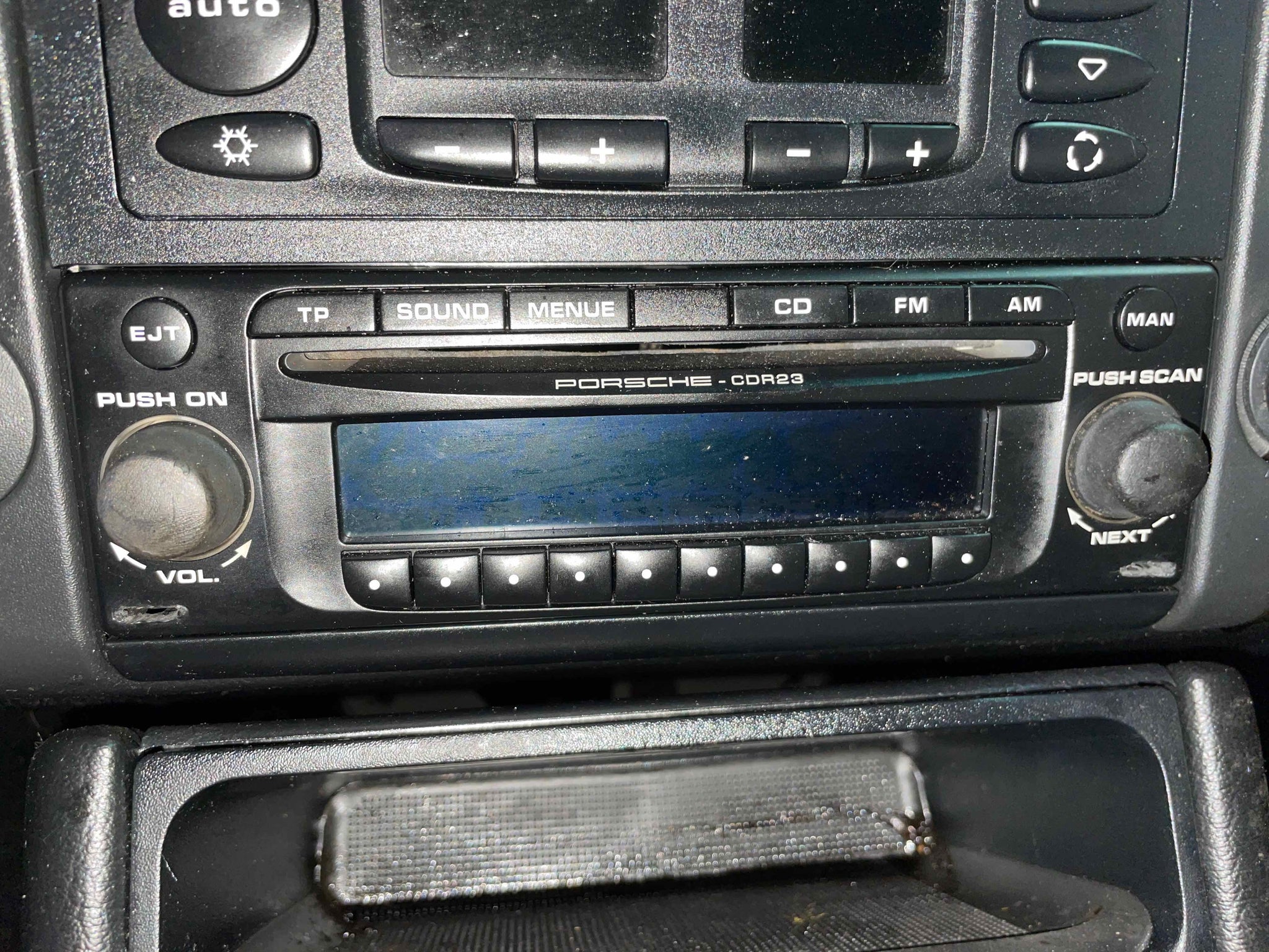 Radio PORSCHE BOXSTER 2003 - NW539679 – Tom's Foreign Auto Parts Radio PORSCHE BOXSTER 2003 - NW539679 – Tom's Foreign Auto Parts